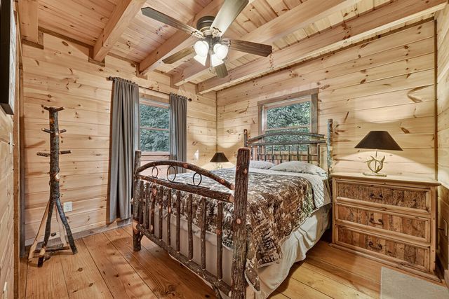 16 Mid Mountain Road, Mineral Bluff, GA 30559