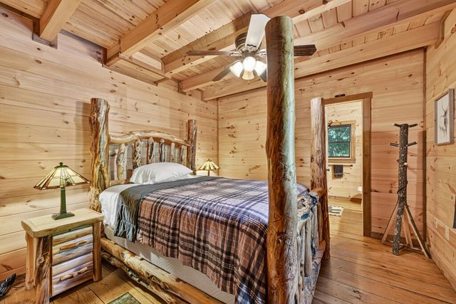 16 Mid Mountain Road, Mineral Bluff, GA 30559