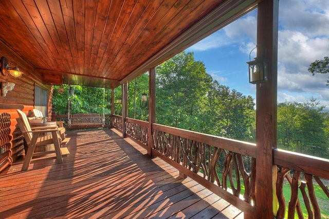 16 Mid Mountain Road, Mineral Bluff, GA 30559