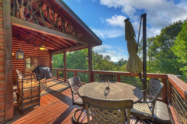 16 Mid Mountain Road, Mineral Bluff, GA 30559