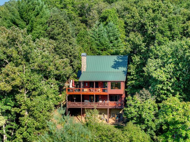 16 Mid Mountain Road, Mineral Bluff, GA 30559