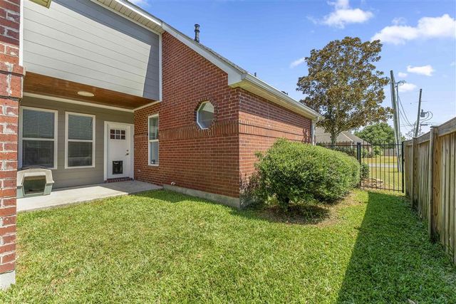 806 S Kade Lane, Lake Charles, LA 70605