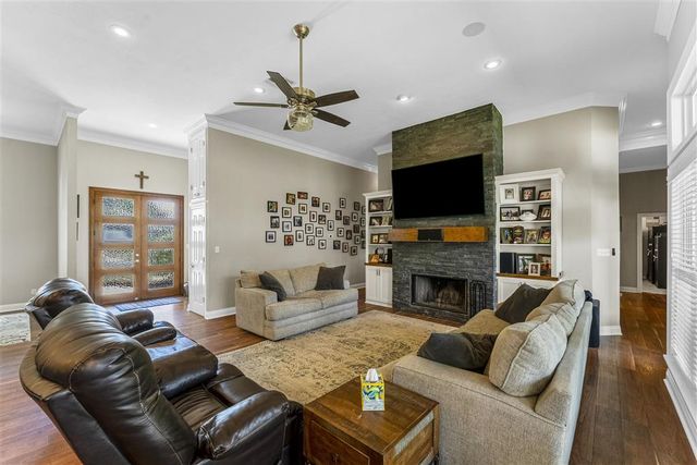 806 S Kade Lane, Lake Charles, LA 70605