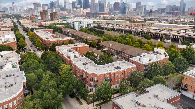 1451 S Halsted Street 3B, Chicago, IL 60607