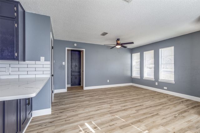 451 Wilshire Avenue, Azle, TX 76020