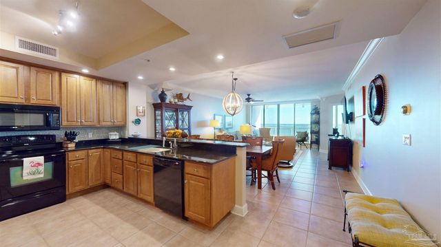 10099 Nelle Ave 702, Pensacola, FL 32507