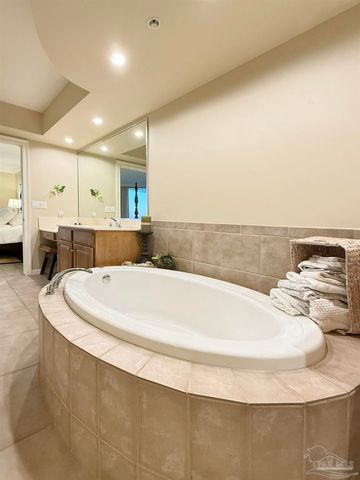 10099 Nelle Ave 702, Pensacola, FL 32507