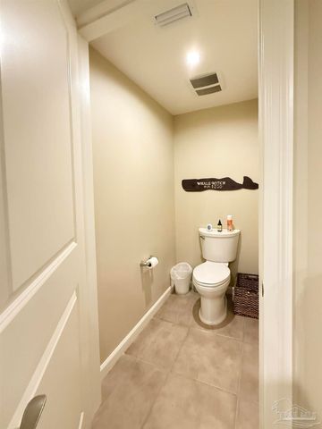 10099 Nelle Ave 702, Pensacola, FL 32507