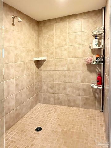 10099 Nelle Ave 702, Pensacola, FL 32507