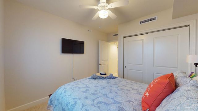 10099 Nelle Ave 702, Pensacola, FL 32507