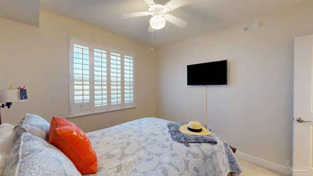 10099 Nelle Ave 702, Pensacola, FL 32507