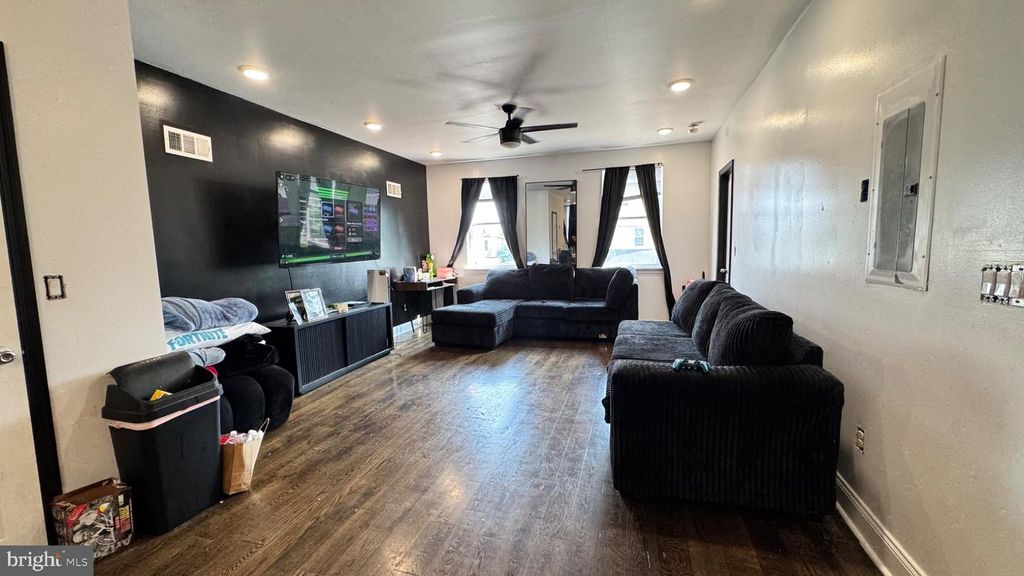 1311 W BUTLER ST, PHILADELPHIA, PA 19140 — photo 5