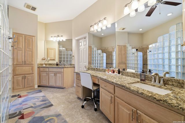 7 Westcourt Lane, San Antonio, TX 78257