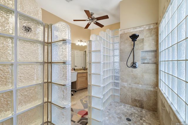 7 Westcourt Lane, San Antonio, TX 78257