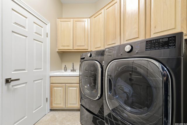 7 Westcourt Lane, San Antonio, TX 78257