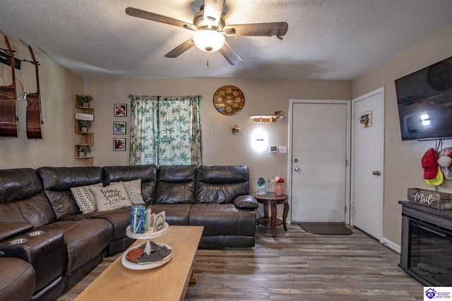 77 Tall Oak Court, Elizabethtown, KY 42701