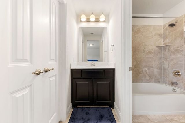 2660 Villa Di Lago 4, Grand Prairie, TX 75054