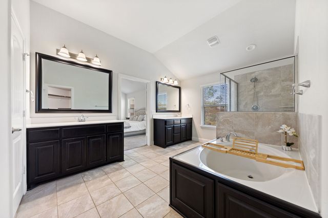 2660 Villa Di Lago 4, Grand Prairie, TX 75054