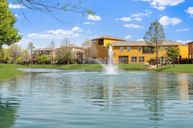 2660 Villa Di Lago 4, Grand Prairie, TX 75054