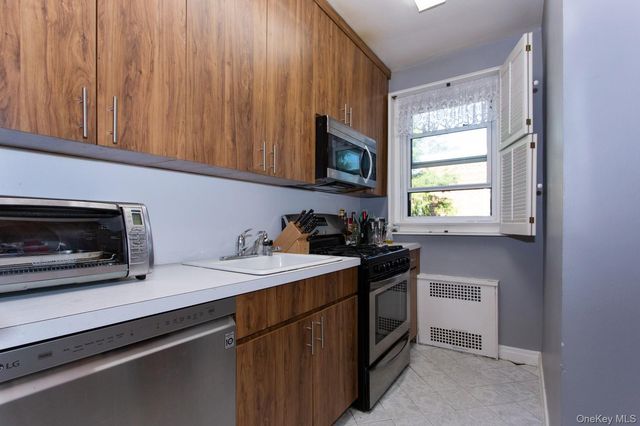 1385 Broadway A-34, Hewlett, NY 11577