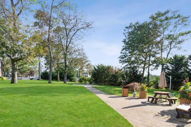 1385 Broadway A-34, Hewlett, NY 11577