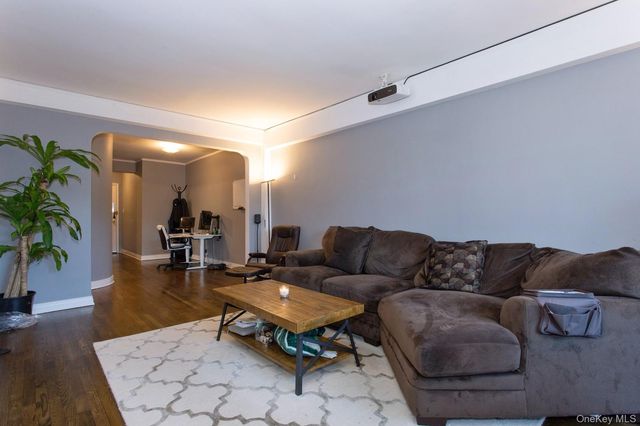 1385 Broadway A-34, Hewlett, NY 11577