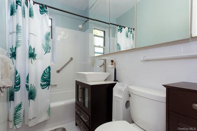 1385 Broadway A-34, Hewlett, NY 11577