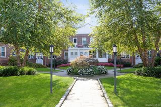 1385 Broadway A-34, Hewlett, NY 11577