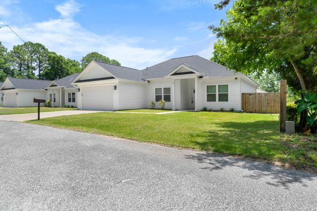 5 Romana Lane, Mary Esther, FL 32569