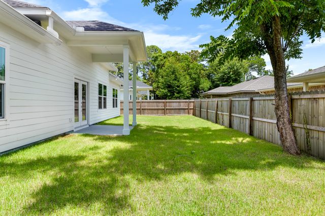 5 Romana Lane, Mary Esther, FL 32569