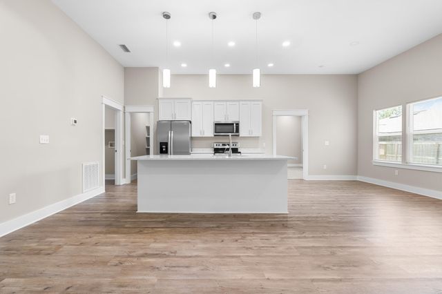 5 Romana Lane, Mary Esther, FL 32569