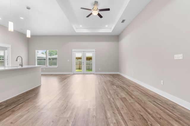 5 Romana Lane, Mary Esther, FL 32569