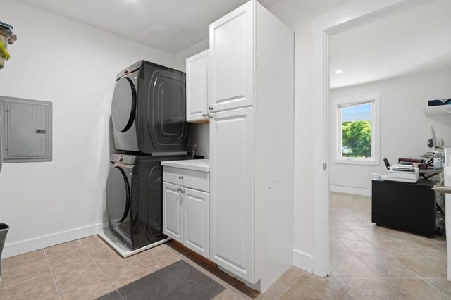 3101 Glendale Avenue, Redwood City, CA 94063