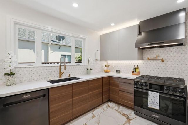 3101 Glendale Avenue, Redwood City, CA 94063