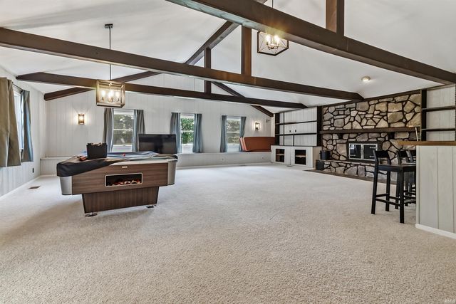 499 Overlook Drive, Upland, IN 46989