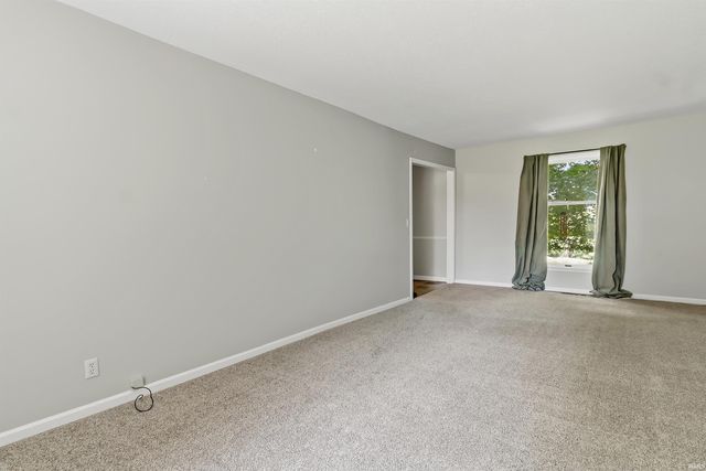 499 Overlook Drive, Upland, IN 46989