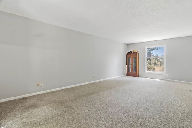 499 Overlook Drive, Upland, IN 46989