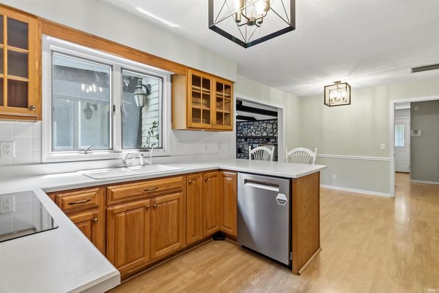 499 Overlook Drive, Upland, IN 46989