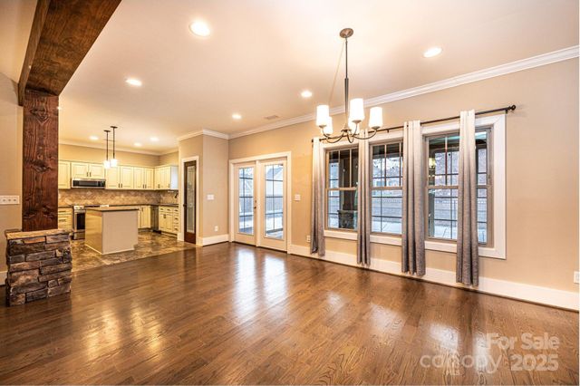 3911 13th Street NE, Hickory, NC 28601