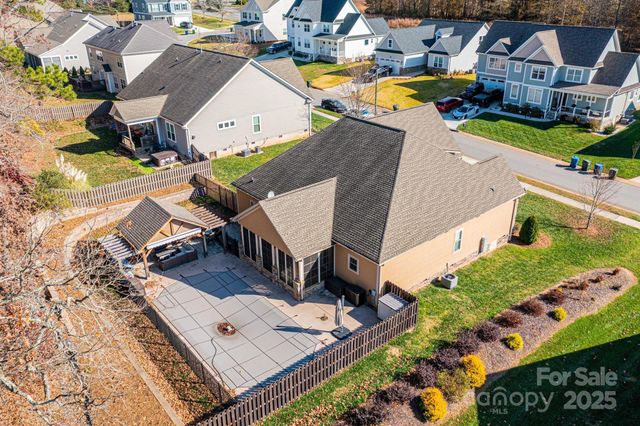 3911 13th Street NE, Hickory, NC 28601