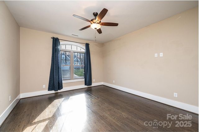 3911 13th Street NE, Hickory, NC 28601