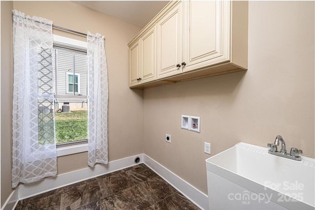 3911 13th Street NE, Hickory, NC 28601