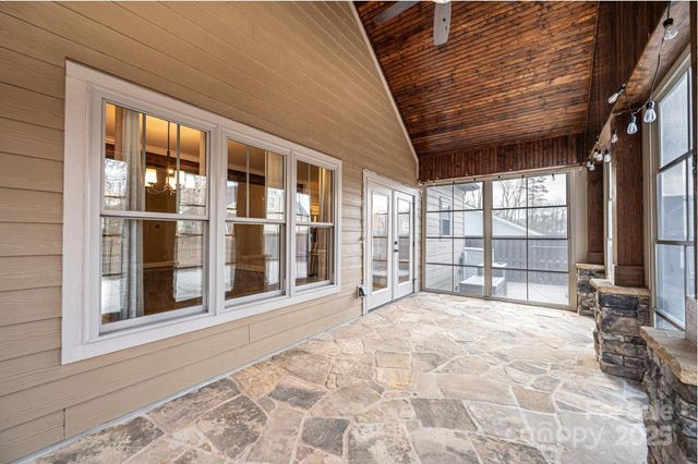 3911 13th Street NE, Hickory, NC 28601