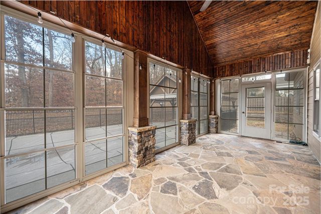 3911 13th Street NE, Hickory, NC 28601