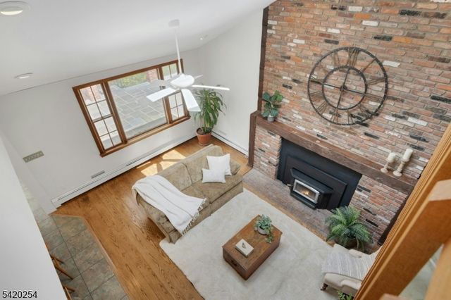 94 Brook Dr, Watchung Boro, NJ 07069