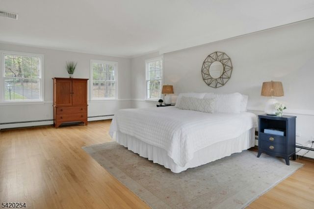 94 Brook Dr, Watchung Boro, NJ 07069