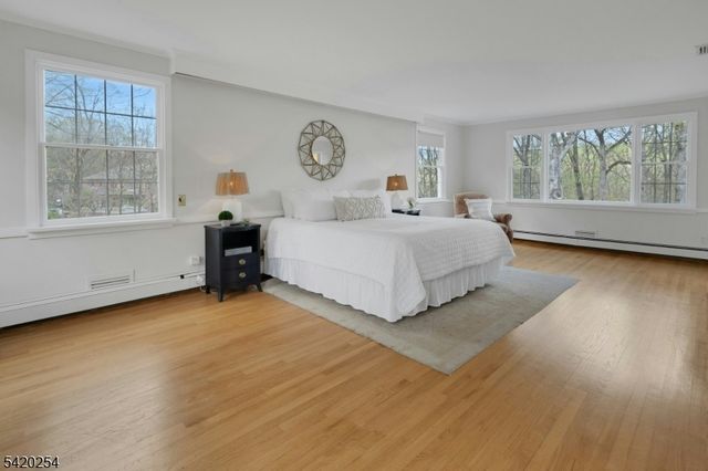 94 Brook Dr, Watchung Boro, NJ 07069