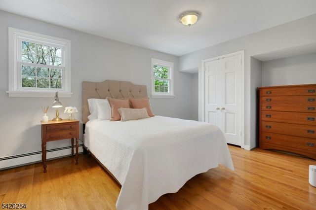 94 Brook Dr, Watchung Boro, NJ 07069