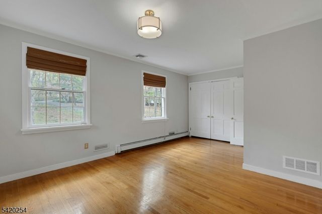 94 Brook Dr, Watchung Boro, NJ 07069