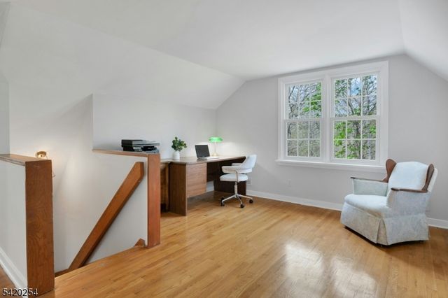 94 Brook Dr, Watchung Boro, NJ 07069